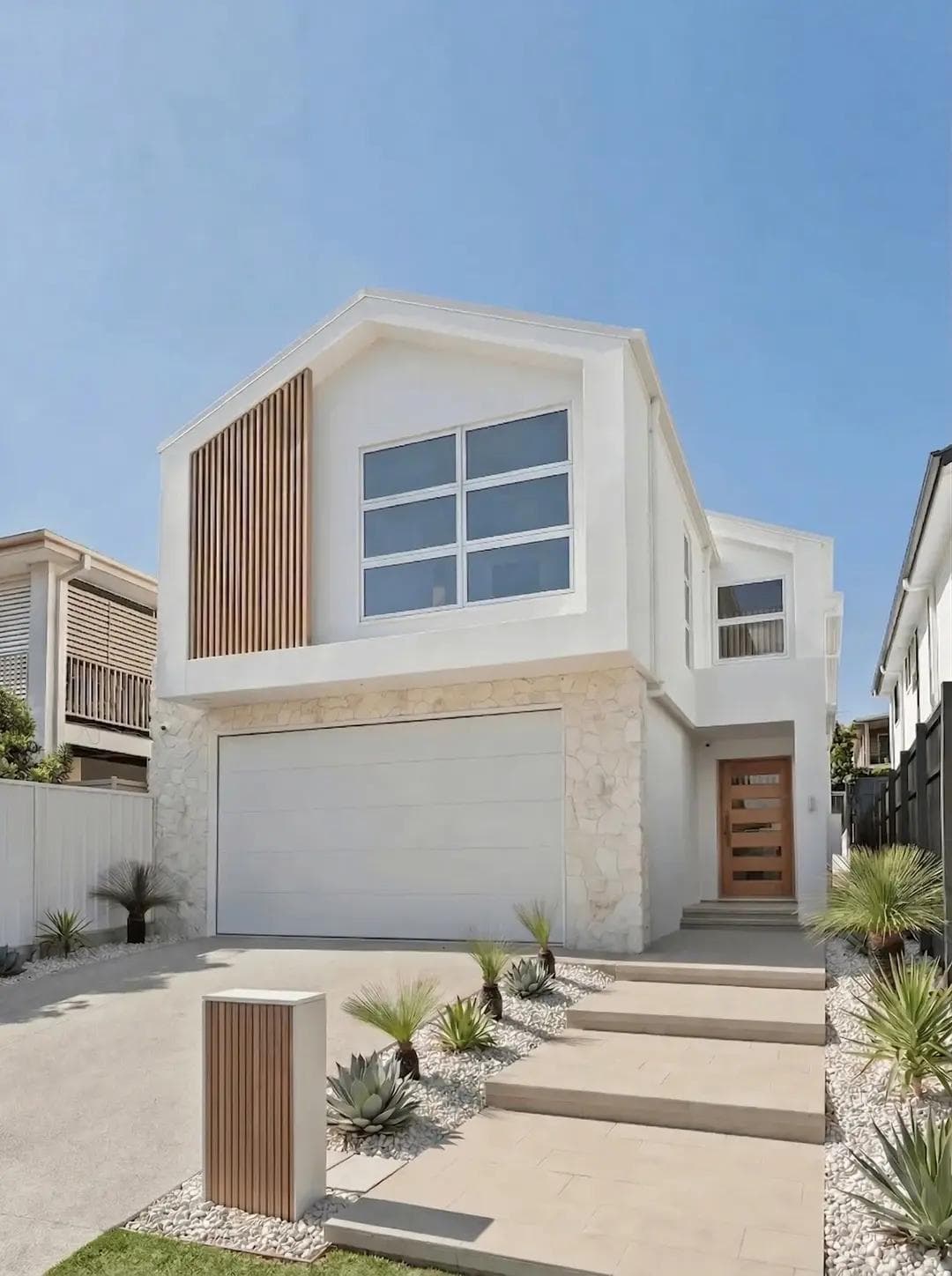 Carbethon House in Manly, a new two-storey home built by Flascon Construction Group